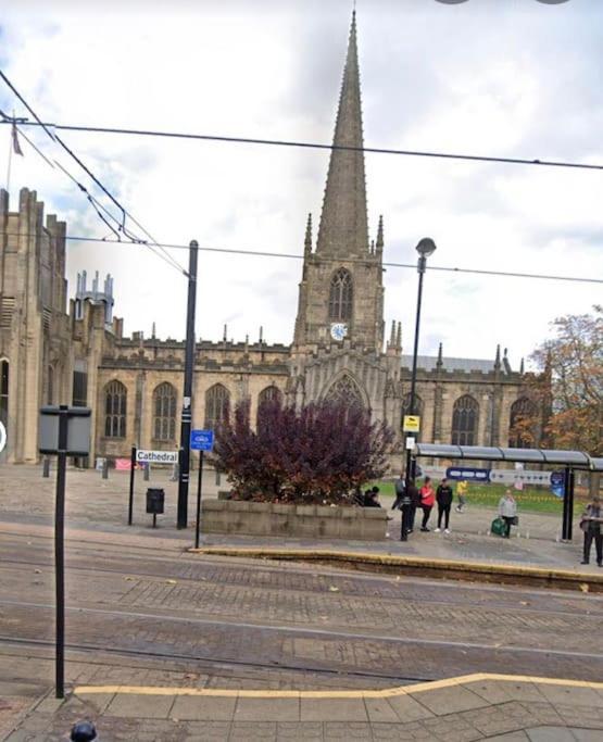 Cathedral Apartment Sheffield Bagian luar foto